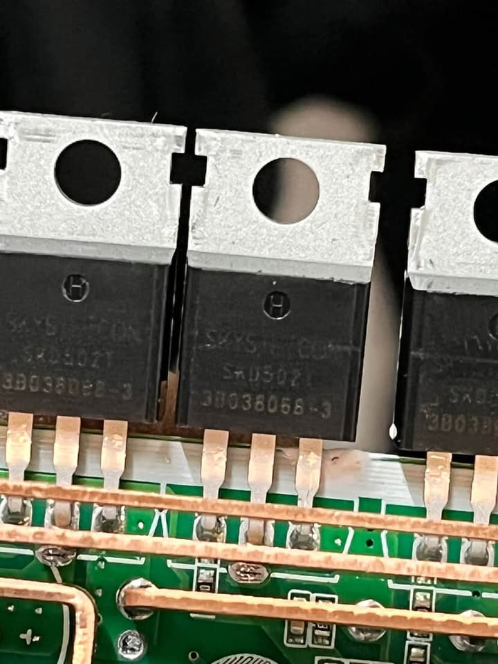 Tranzystory MOSFET na płycie kontrolera G4 — diagnostyka