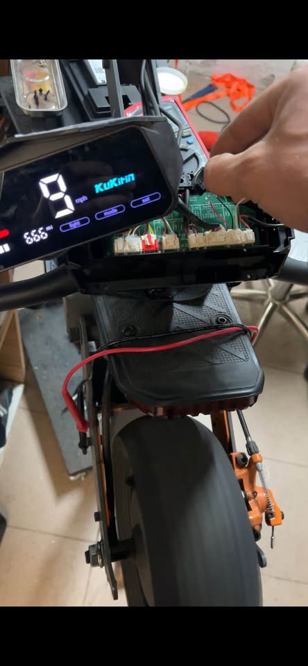 Wyświetlacz KuKirin G4 — test po naprawie